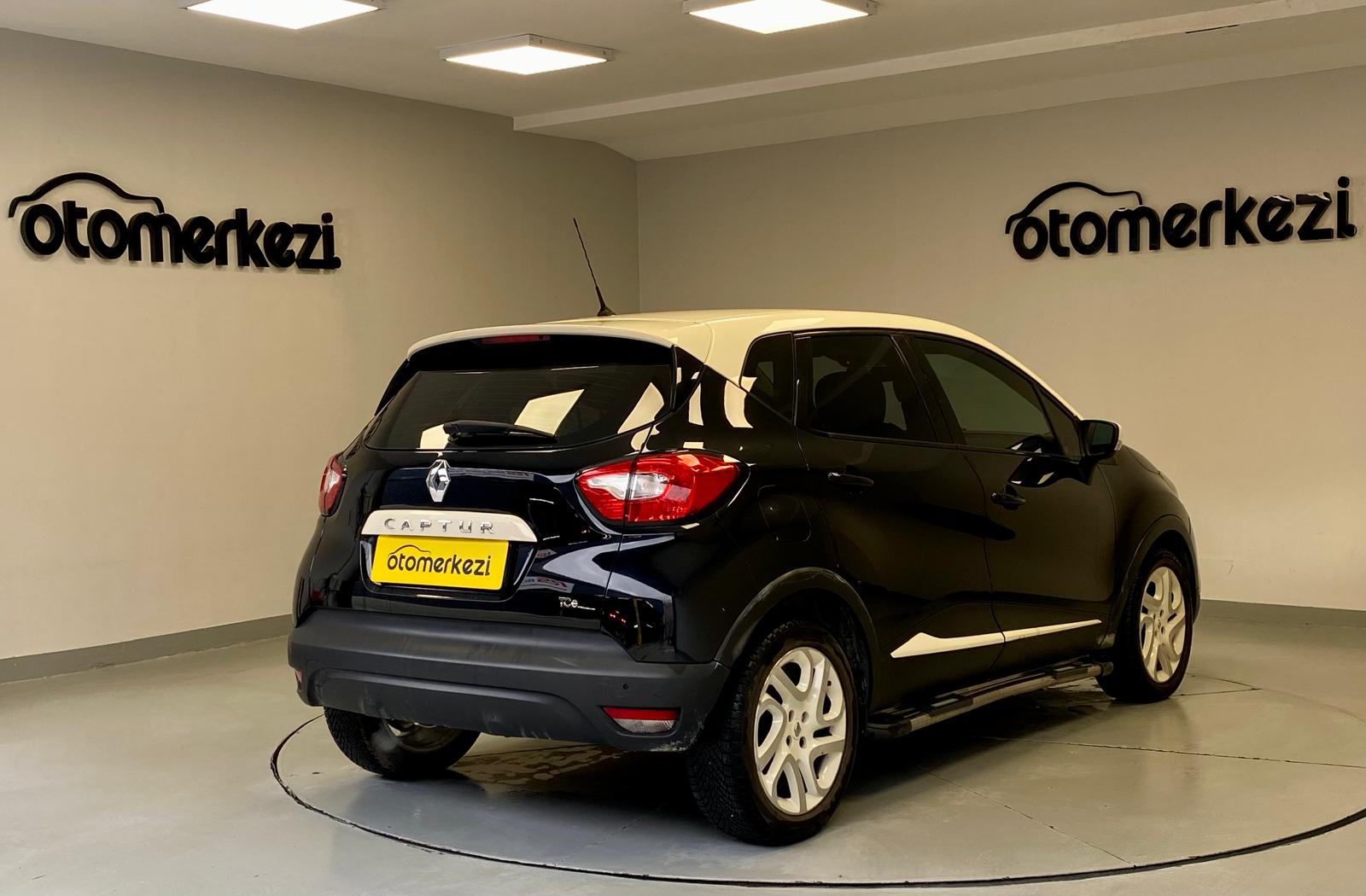 RENAULT CAPTUR 21